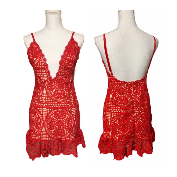 PrettyLittleThing Dresses & Skirts - Pretty Little Thing lace dress NWT